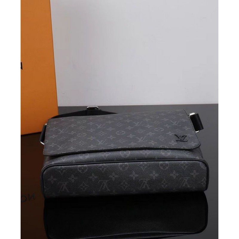 District MM M44001 Black