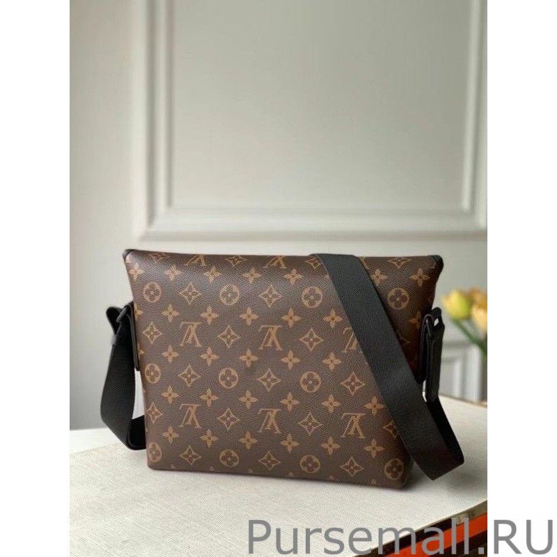Magnetic Messenger Monogram Macassar M45557