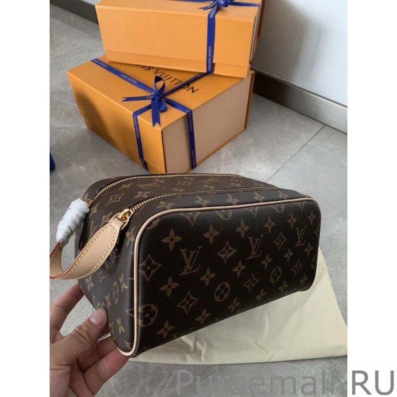 Dopp Kit Toilet Pouch Monogram Canvas M44494