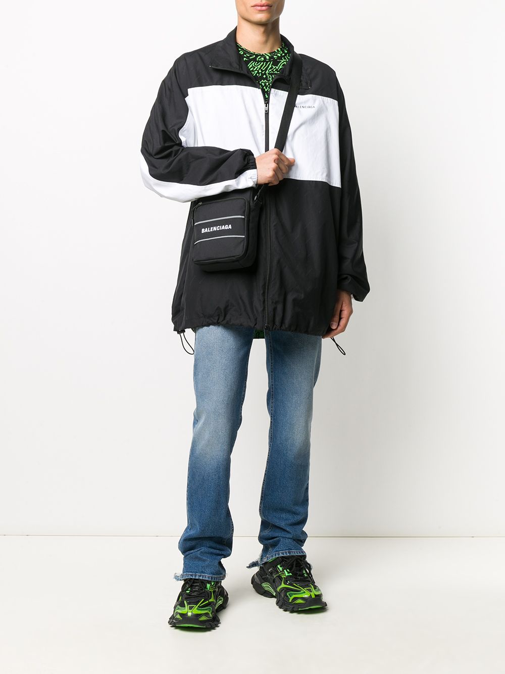 Ba*len*cia*ga logo-print messenger bag