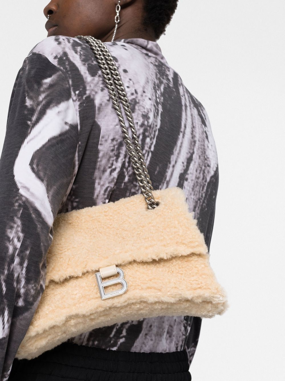 Ba*len*cia*ga crush chain-strap shoulder bag